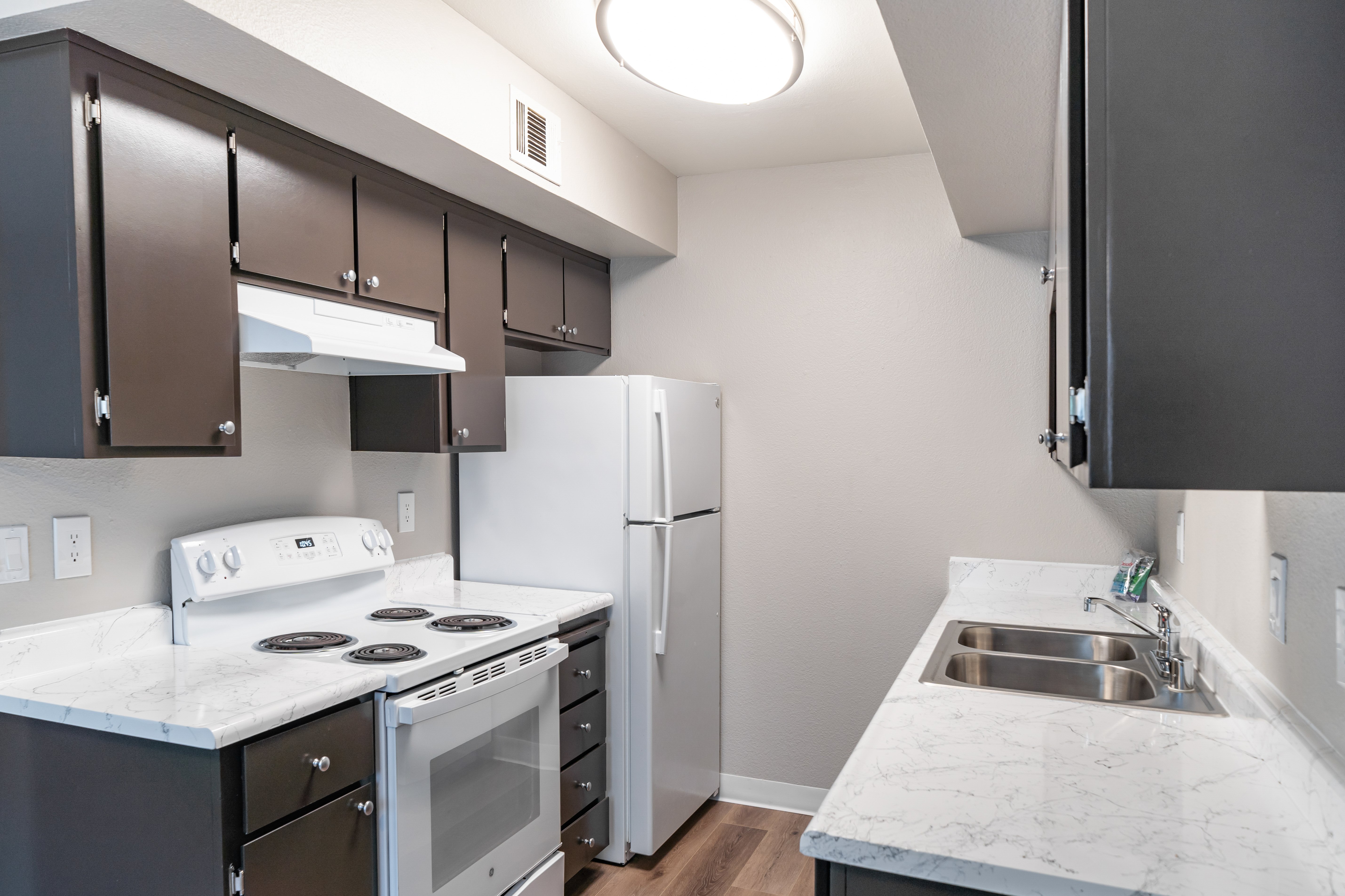 Clayton Creek Apartments is a similar property to Laguna Ellis Apartment Homes located in Concord